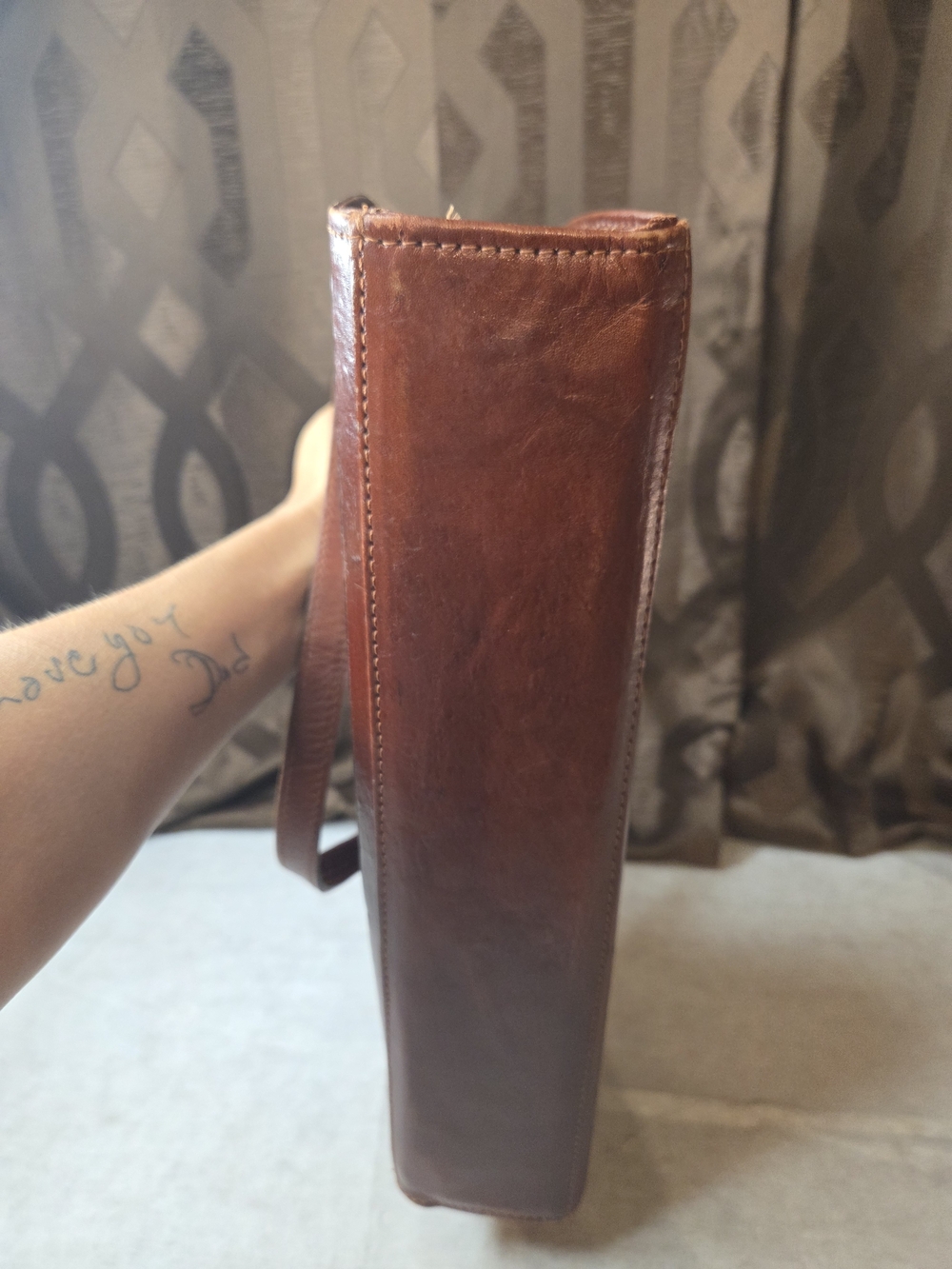 American West Hand-Tooled Chestnut Brown Leather Shoulder Bag with Concho - Picture 12 of 12